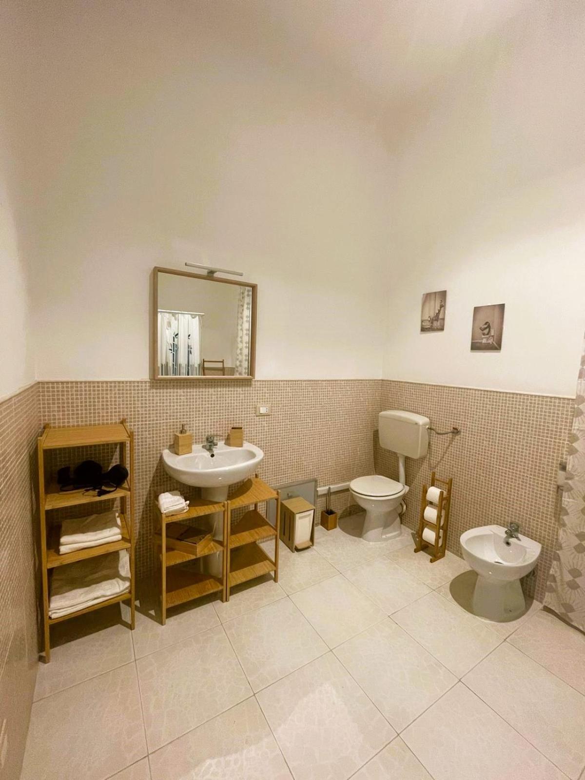 Olivuzza Rooms In Apartment Palermo Exterior photo