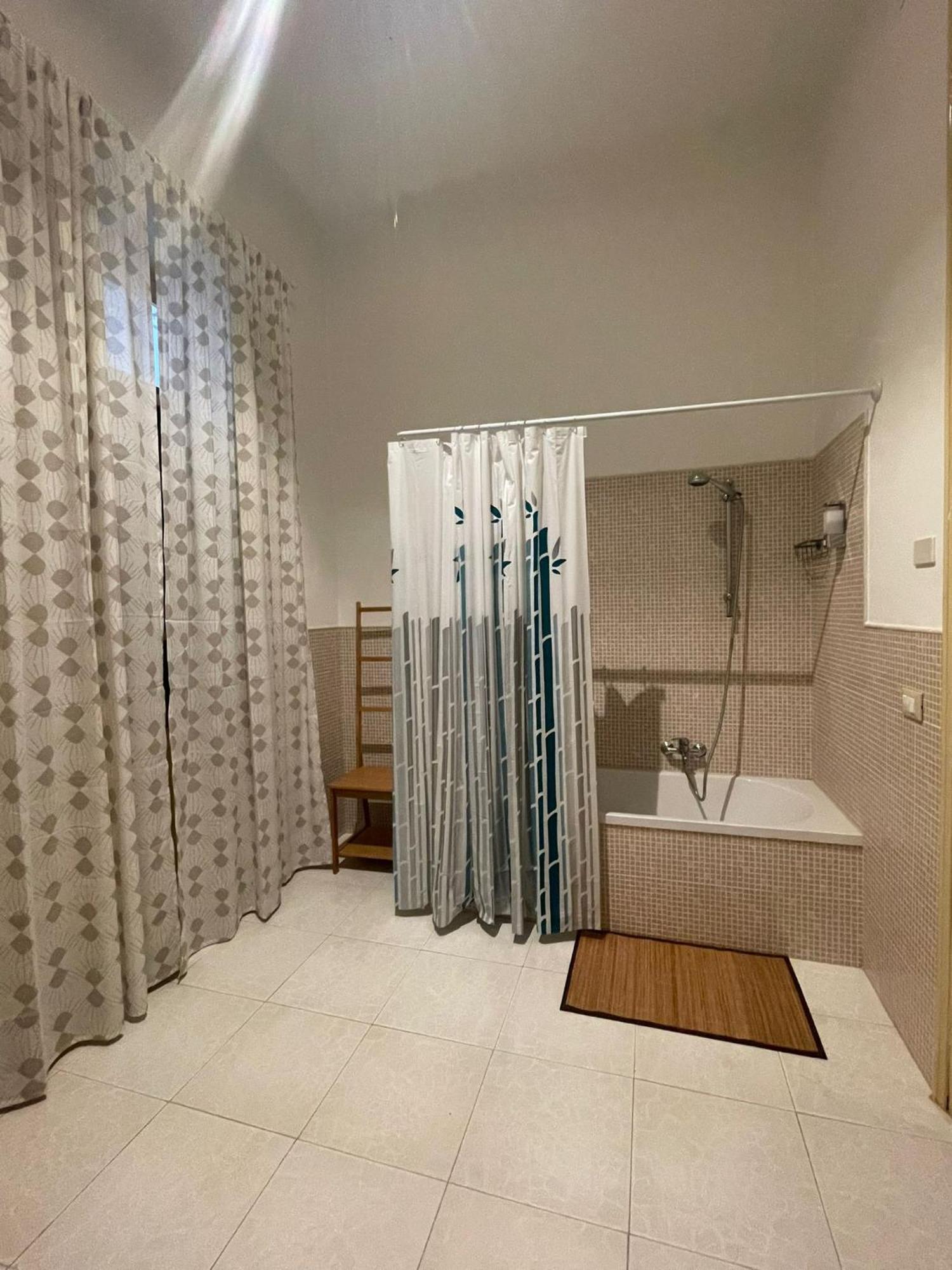 Olivuzza Rooms In Apartment Palermo Exterior photo